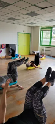 cours semi-collectifs avec petits matériels de pilates sur Ollioules