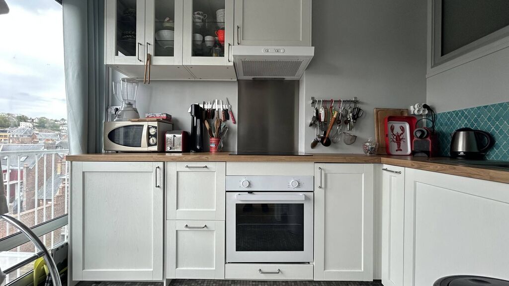 SOUS COMPROMIS Appartement idéalement situé avec balcon, ascenseur, Dieppe, 76 Normandie