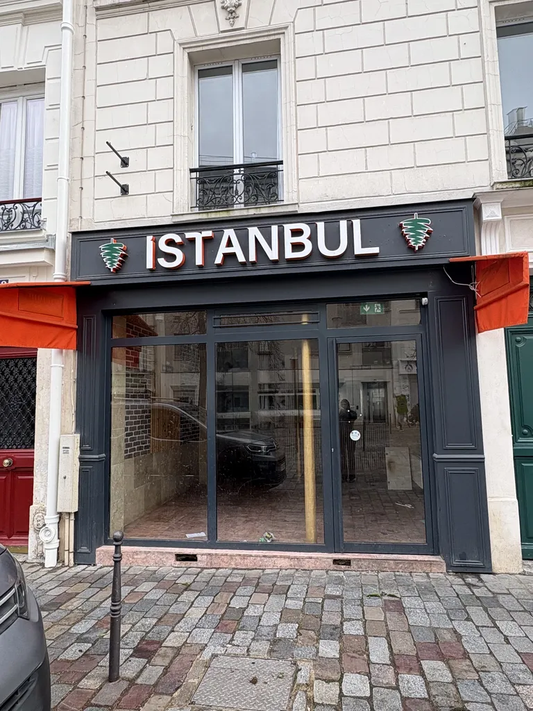 Location - Boutique 40 m², Place de la Reunion, Rue de Terre Neuve 75020 PARIS