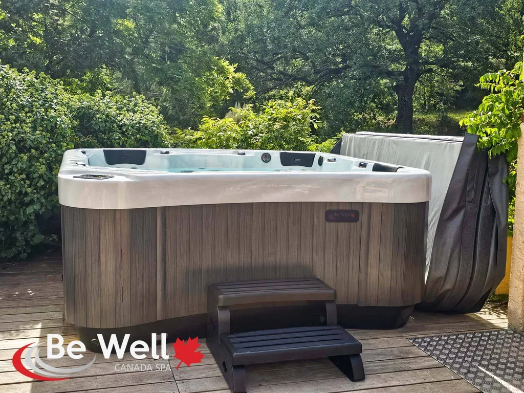 Grand spa familial 5 places à Trets