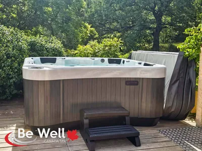 Grand spa familial 5 places à Trets