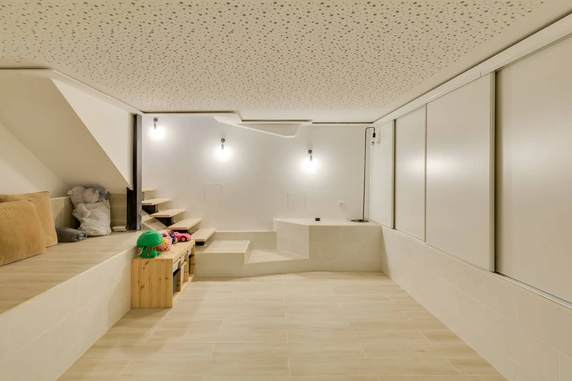 Vente maison T4/5 Cassis quartier de la route des Crêtes dans un clos sécurisé avec piscine, parking et jolie vue dégagée