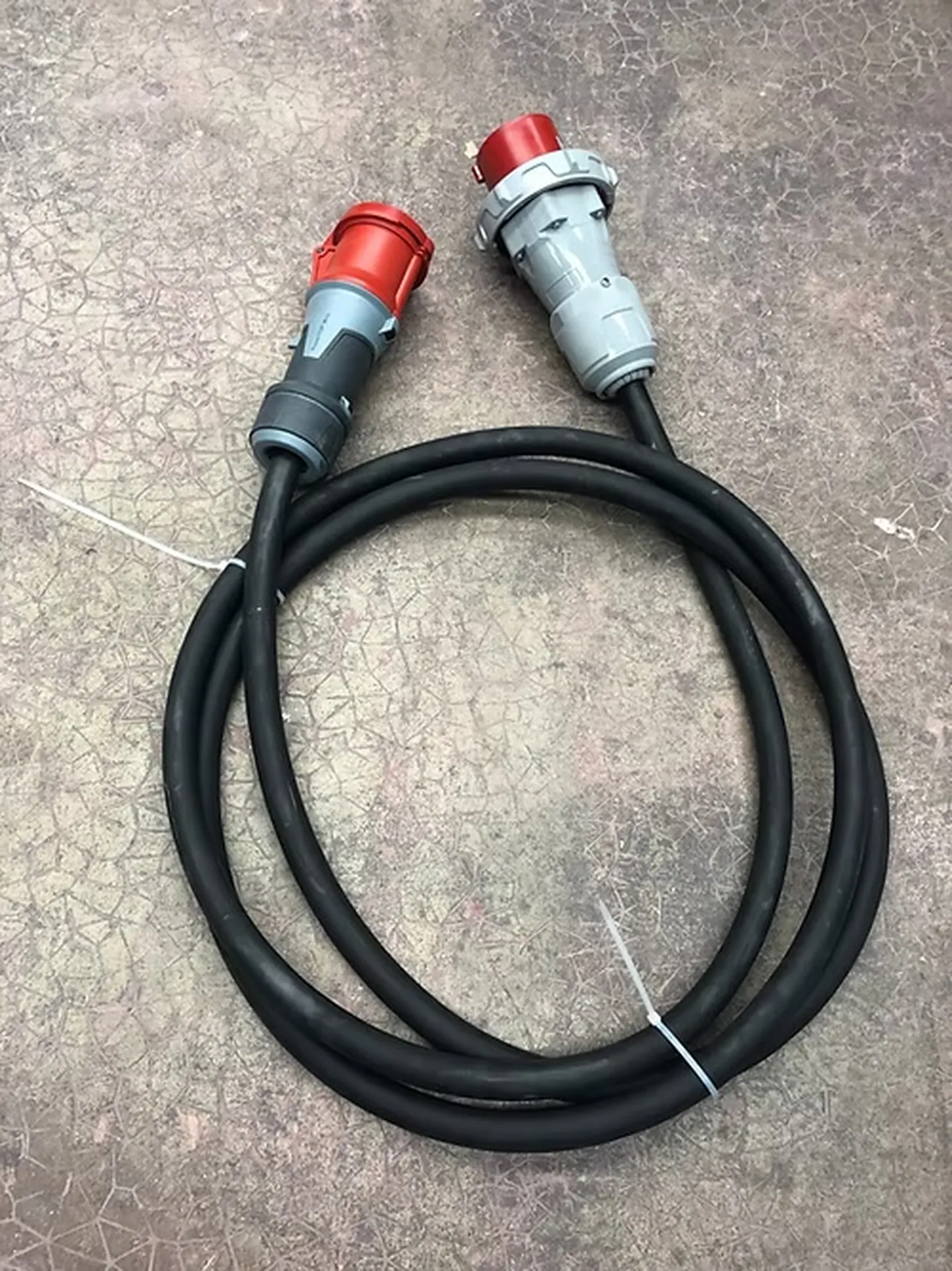 CABLE 125A MALE VERS 63A FEMELLE