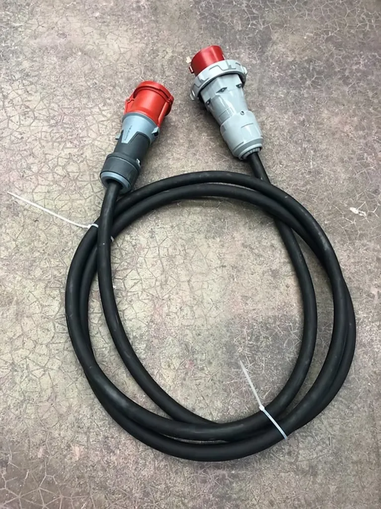 CABLE 125A MALE VERS 63A FEMELLE