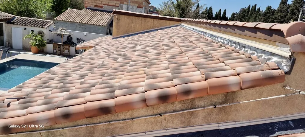 Changement d'une toiture de maison sur Gignac-la-Nerthe près de Sausset-les-Pins. - AMT Construction
