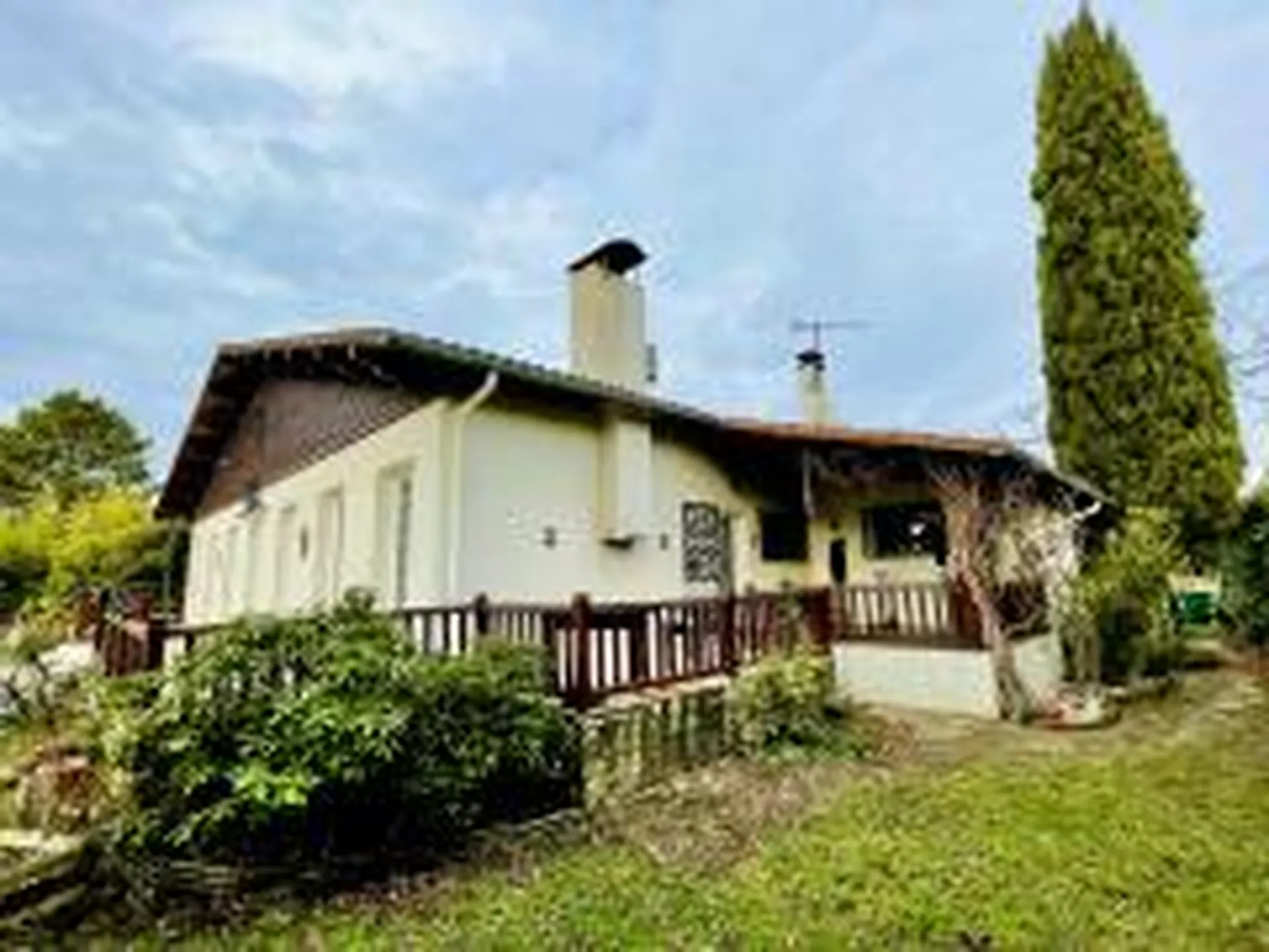 Location maison – 5 pièces – 4 chambres – 182 m² – 1 750 € / mois