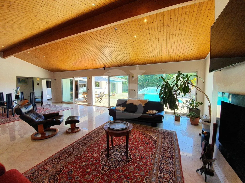 Acheter maison contemporaine avec piscine MARTIGNAS SUR JALLE