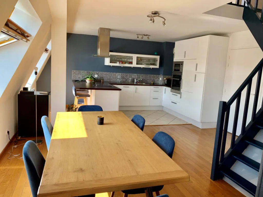 Acheter un duplex avec espace de vie lumineux proche de Rouen (76)