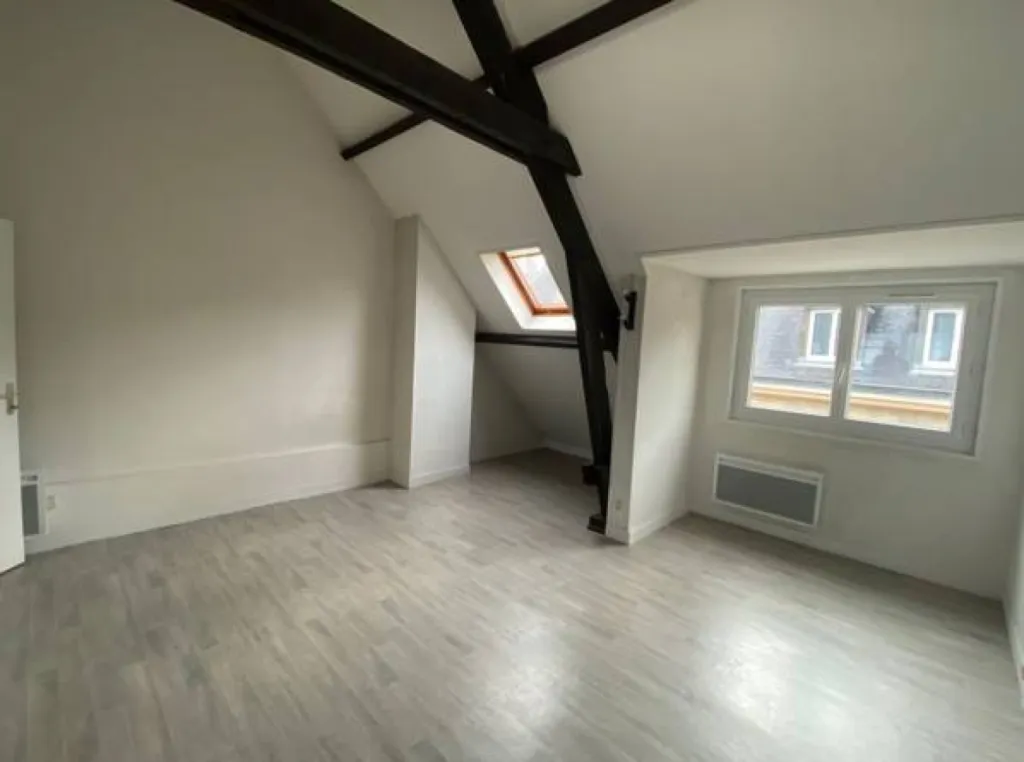 Situé au 27 rue de la Champmeslé à Rouen