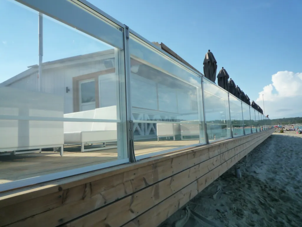 Installation de Pergola bioclimatique à lames orientables  grande dimension à Aix en Provence 13100