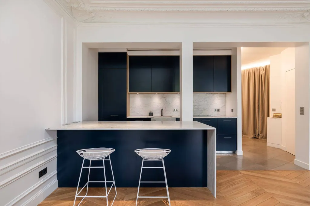 5 Pièces entièrement rénové 75008