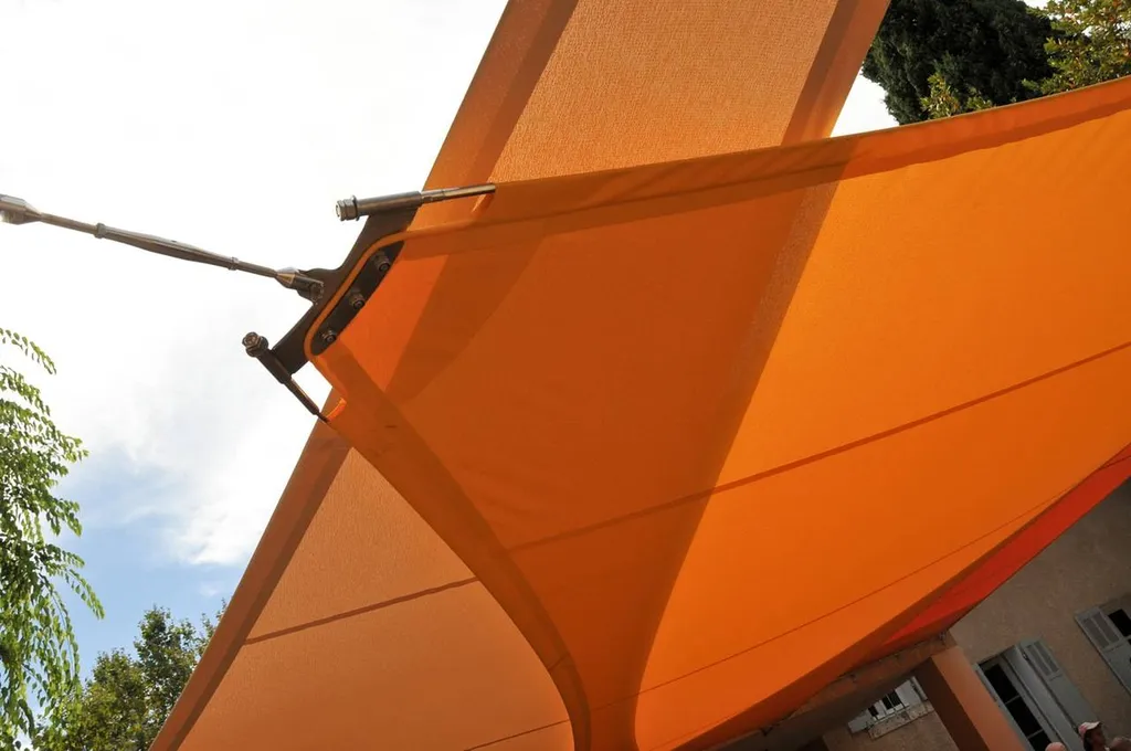 Fabrication de voile d'ombrage etanche sur Paris et Ile-de-France 