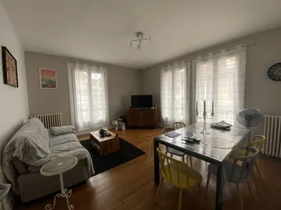 A vendre : Appartement F3 en centre ville de Caudebec-en-Caux - 1er étage - Bon état général