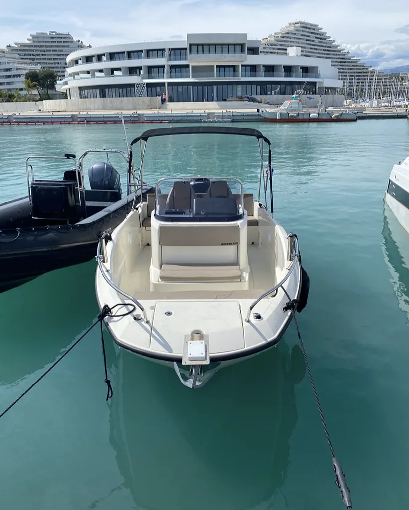 Quicksilver Activ 605 Open 
