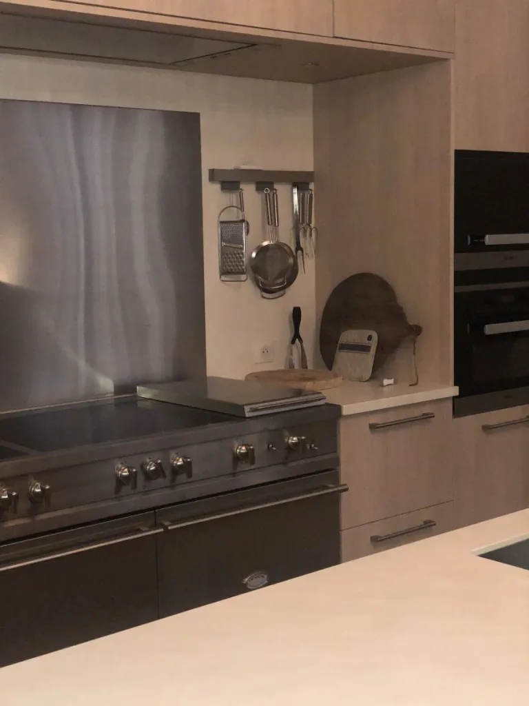 Restauration de qualité à Roussillon pour un bastidon de hameau de charme