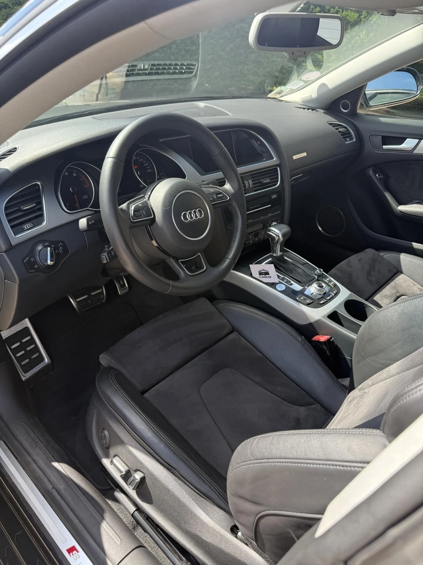 Remise à neuf premium Audi A5 intérieur cuir et alcantara à Montrond-les-Bains