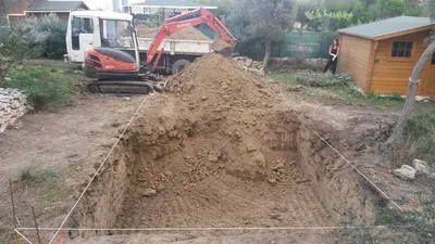 terrassement  d'une piscine à la Couronne