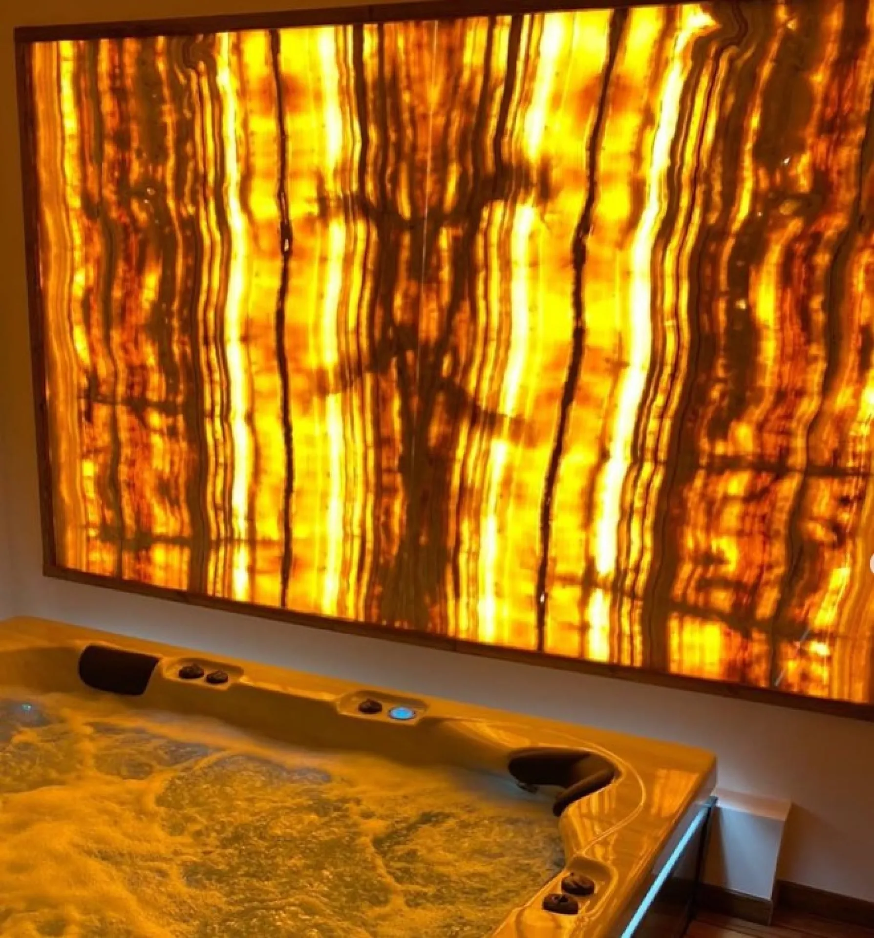 Revêtement mural en onyx rétro-éclairé