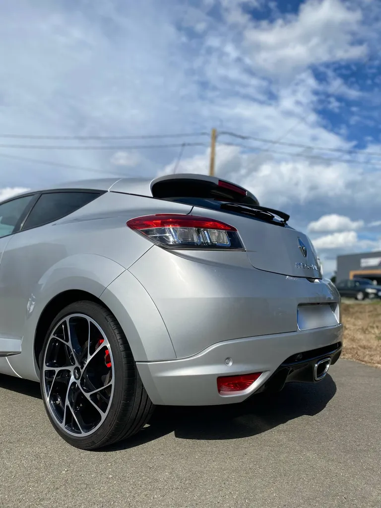 Megane RS - Lustrage One Step à Arnage, proche Le Mans