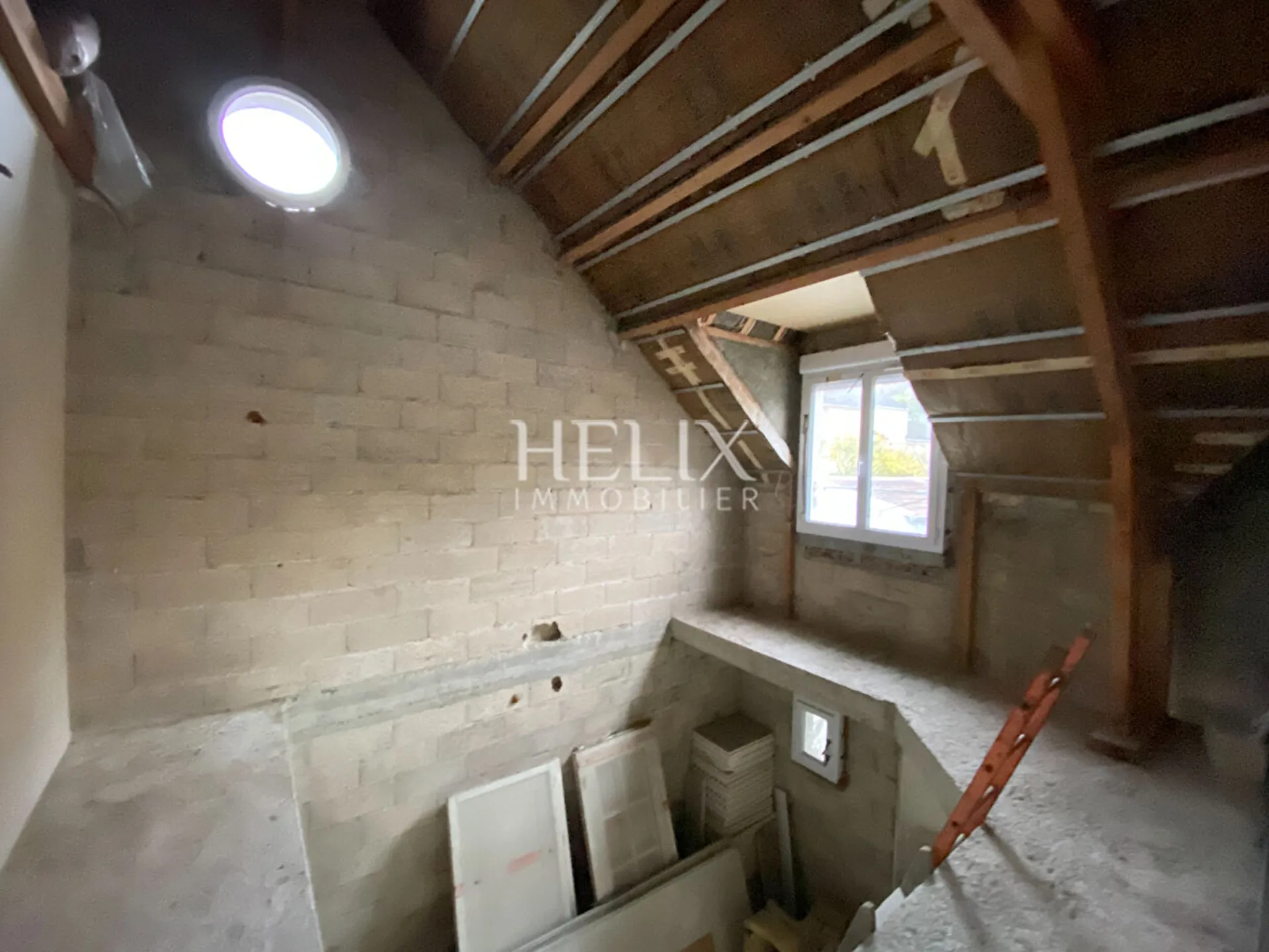 Terrain avec 2 maisons - Investisseurs