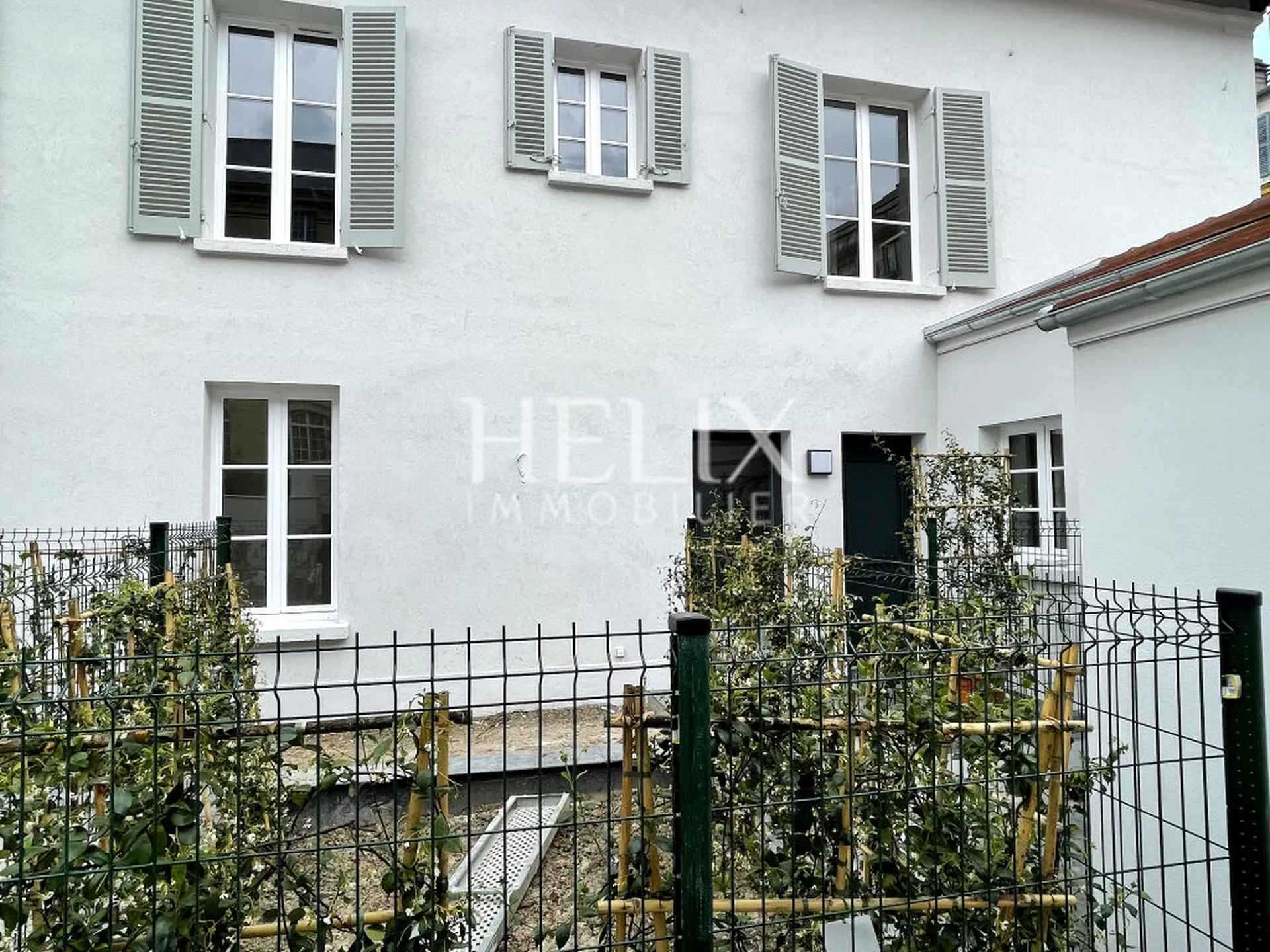 Tout faire à pied dans Saint Germain en Laye en achetant une maison refaite à neuve avec 4 chambres