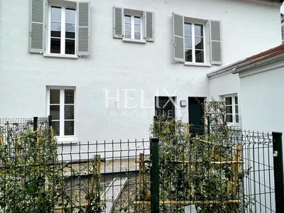 Tout faire à pied dans Saint Germain en Laye en achetant une maison refaite à neuve avec 4 chambres
