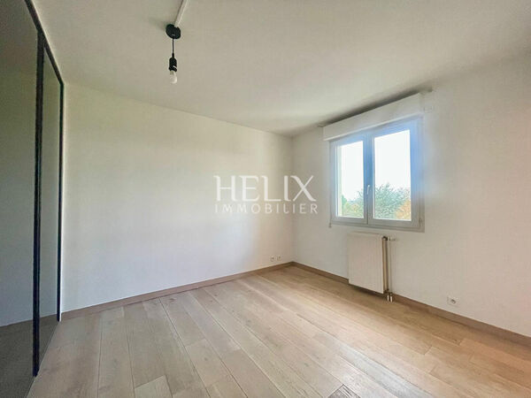 Joli Appartement  avec balcon et double parking refait à neuf