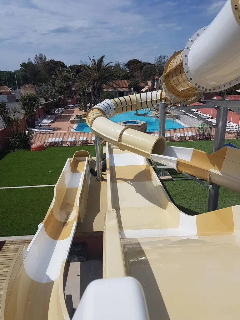 camping familial et espace aquatique en bord de mer à Vias Plage 