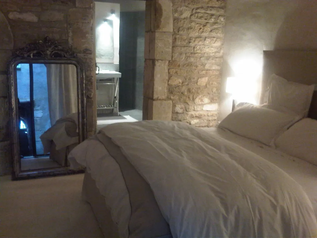 Le charme fou d'une maison de village restaurée par Sacha Houant dans le Luberon