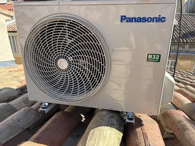 Groupe extérieur Panasonic TZ climatisation réversible installé par PROXICLIM à Aix-en-Provence
