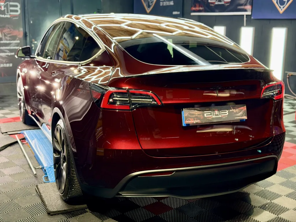 Protection céramique Tesla Model Y à Vaugneray – Sublimer et préserver votre SUV électrique près de Lyon