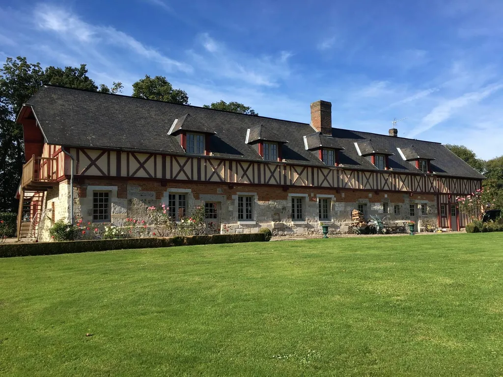 Propriété d'exception à vendre située au calme dans les boucles de la Seine sur  1,6 hectare de terrain à proximité de Caudebec en Caux