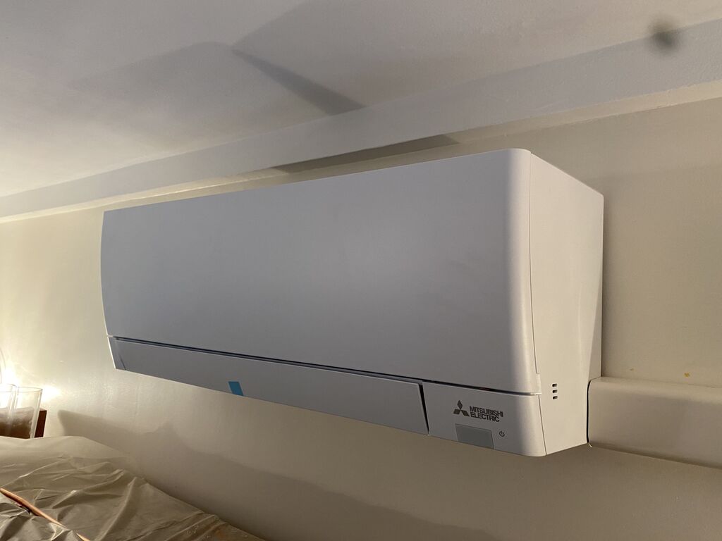 Installation par PROXICLIM d'une climatisation réversible Mitsubishi Electric MSZ-AY25VGK dans une maison sur Aix-en-Provence 