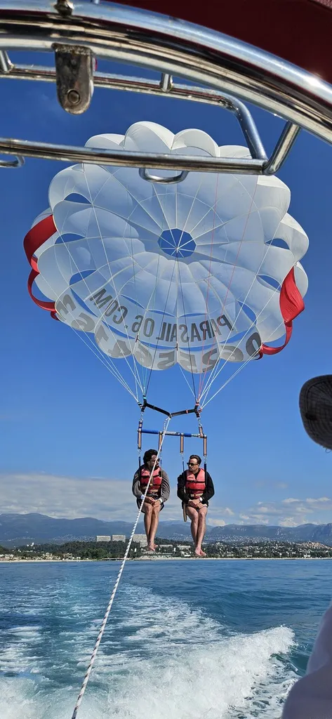Parachute ascensionnel solo à Six-Fours-les-Plages : Vol de 12 minutes dès 70€