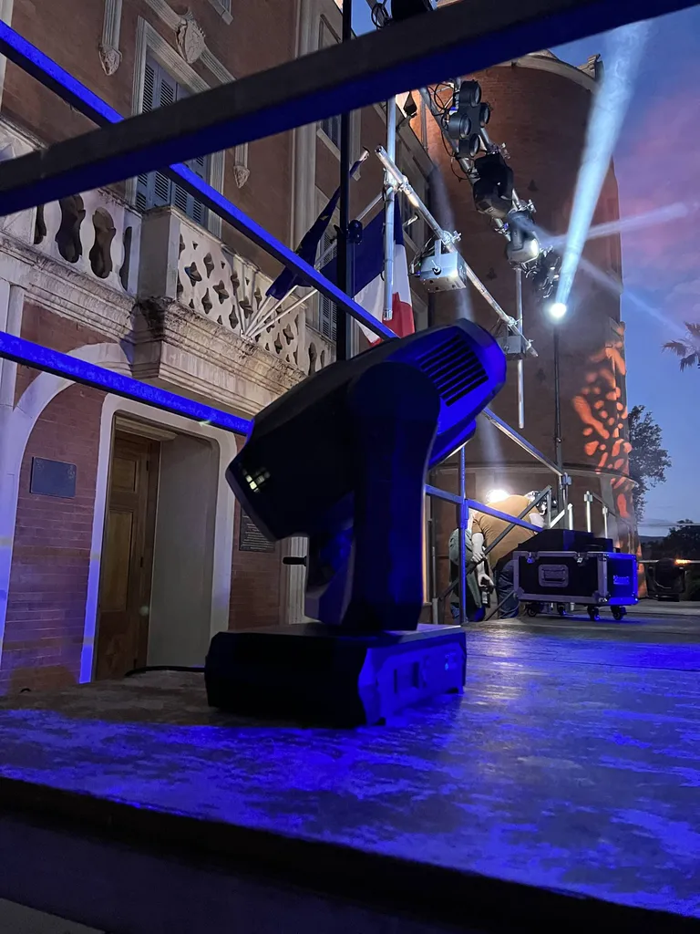 Prestation son et lumière Le Bal des Restos à Solliès-Pont VAR 83
