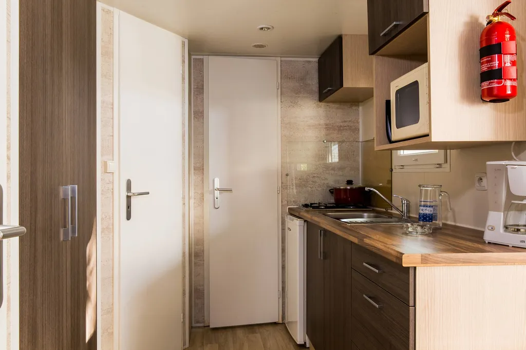 Location de mobil home climatisé 2 chambres 4 personnes à Valras