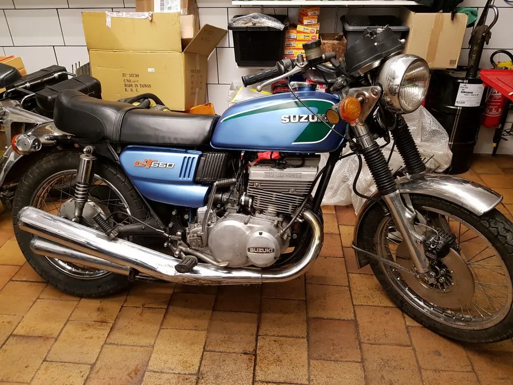 SUZUKI GT550 1971 TOULON