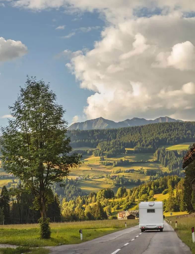 Spécialiste de la vente de camping-car d'occasion entre particuliers avec conseils et accompagnement local en Gironde (33)