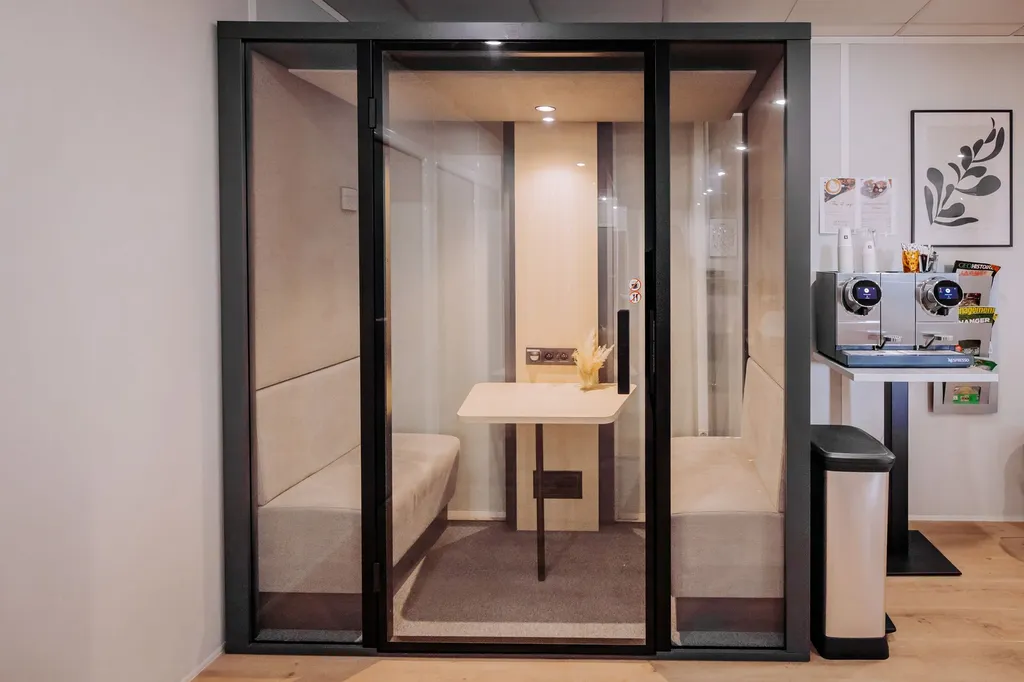 nouvelle installation pour le confort de nos clients une cabine acoustique respectueuse de l environnement la blabla cube chez delta center toulouse 
