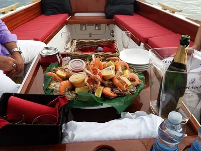 Champagne en bateau sur le bassin d'Arcachon