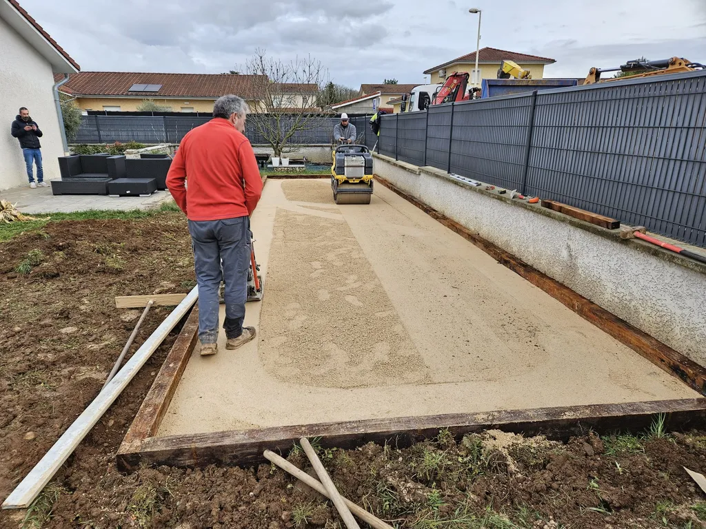 Création d'un terrain de pétanque sur mesure avec éclairage LED à Ambérieu-en-Bugey dans l'Ain