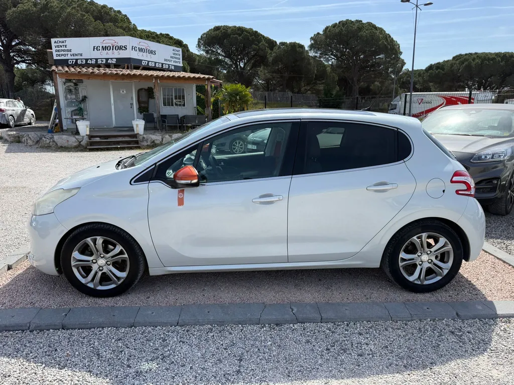 PEUGEOT 208 1.6 VTI 120CV ROLAND GARROS 