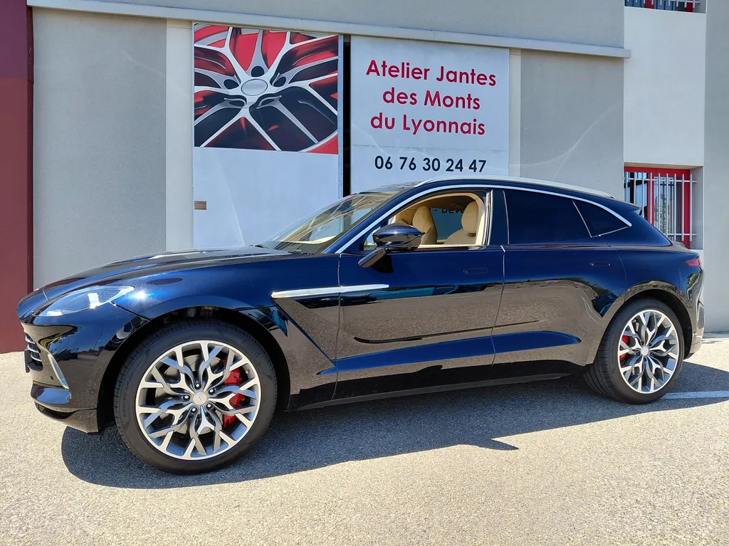 Rénovation des 4 jantes
Aston Martin DBX / Rhône 