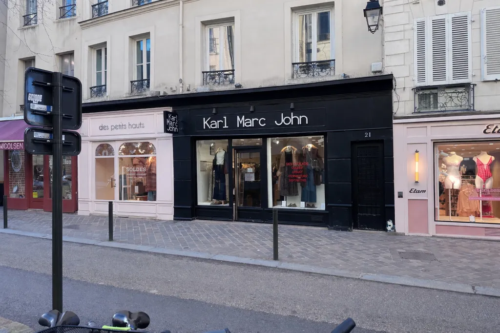 Boutique à louer à Saint-Germain-en-Laye Rue Au Pain en Emplacement n°1