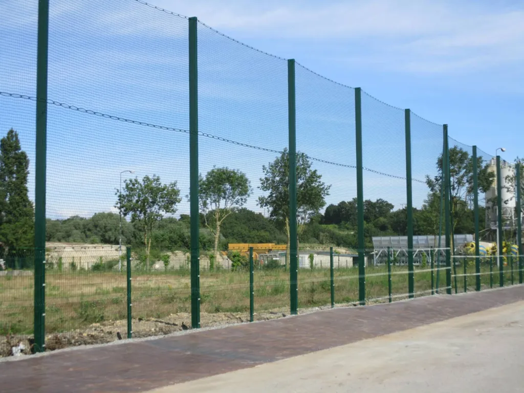 Installation de filet pour déchetterie en Normandie