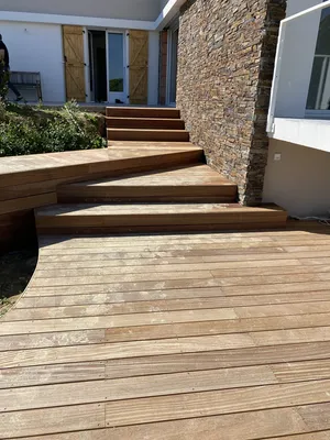 HABILLAGE DE MARCHE EN BOIS IPE SUR LA COMMUNE DE TOULOUSE