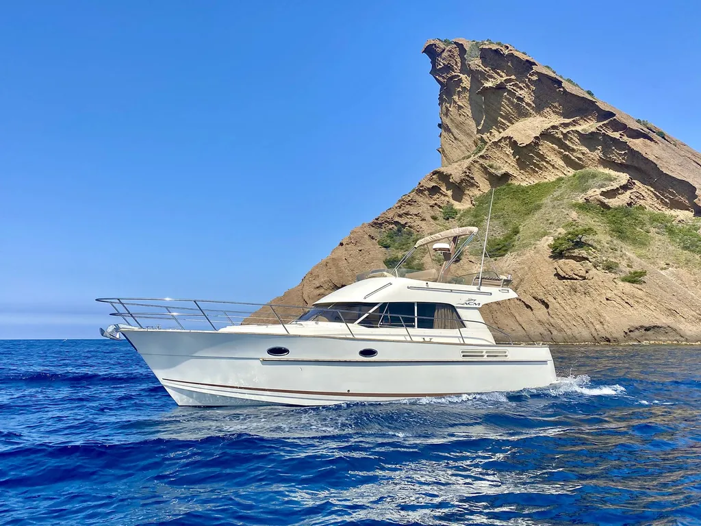 Bateau L'Eden Boat : Vedette Luxueuse à Figerolles