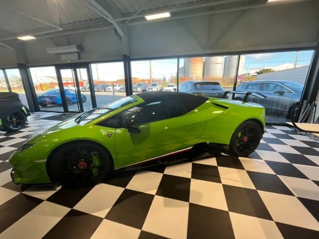 Lamborghini Huracan cabriolet Verde proche du Havre