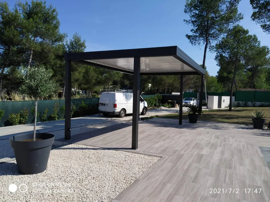 Pergola entre 3 murs à Saint Gely du Fesc dans l'Hérault