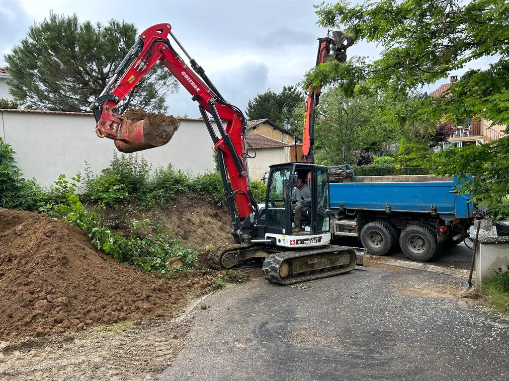 Entreprise de terrassement à Ambérieu-en-Bugey dans l'Ain : prix et devis pour un terrassement de 76 m2 chez un particulier